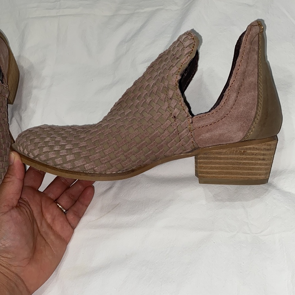 Very Volatile Booties - Picture 2 of 9